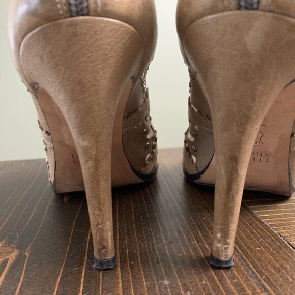 Stuart Weitzman Dove Leather Silver Studded Lace Up Open Toe Booties 7.5M - Picture 6 of 12